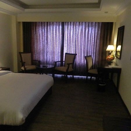 Keshav Clarks Inn Gadag Exterior photo